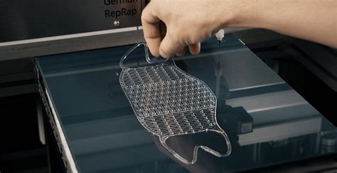 can a 3D printer print silicone: How does the process of printing silicone differ from that of printing plastic?